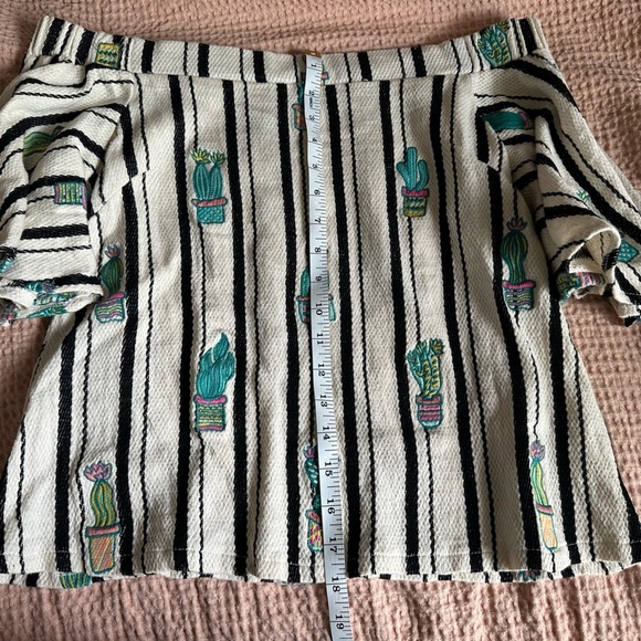 Judith March Off-shoulder Cactus Print top size Small - Picture 7 of 9